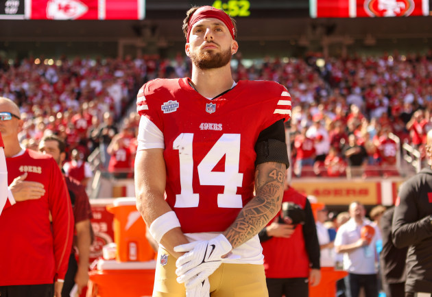 49ers Rookie Wide Receiver Ricky Pearsall during the national anthem. It was his first game back after being shot in a robbery only two months prior. Canon R6, EF24-70mm f/2.8L USM lens @ 70mm. 1/640s @ f2.8, ISO 100.