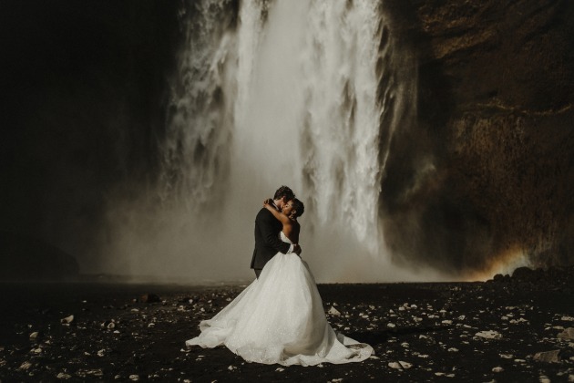 © Shari + Mike Photographers. Skògar, Iceland. May 2019. Sade + Patrick.