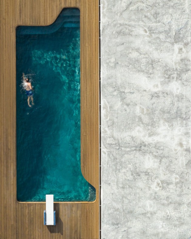 © Brad Walls. Escapism. The Bird Streets,California, USA.