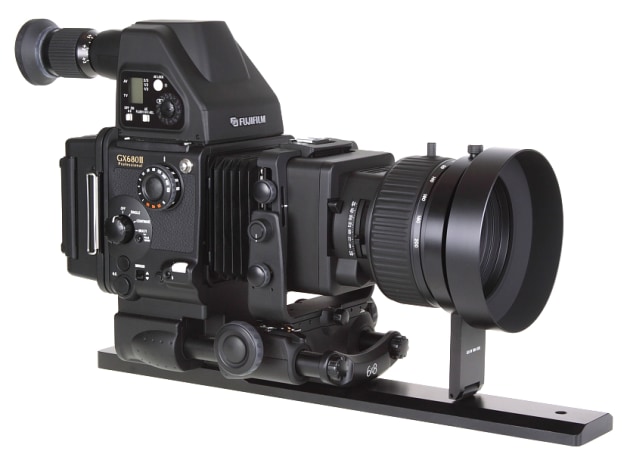 Fuji GX680III Professional, AE-Viewfinder III, Roll Film Holder III, EBC Fujinon Zoom-Lens GX M 100-200mm 1:5.6 Image: Viaissimo